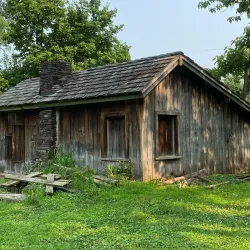 The Historic Barclay Farmstead - Cherry Hill