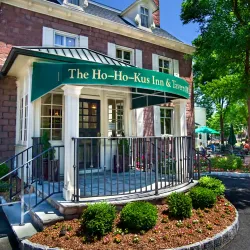 Ho-Ho-Kus Inn & Tavern - Ho-Ho-Kus