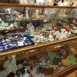 Mullica Hill Antique Center - Mullica Hill