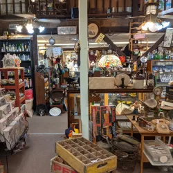 Mullica Hill Antique Center - Mullica Hill