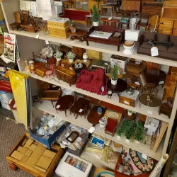 Mullica Hill Antique Center - Mullica Hill