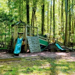 Flat Rock Brook Nature Center - Teaneck