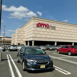 Menlo Park Mall - Woodbridge