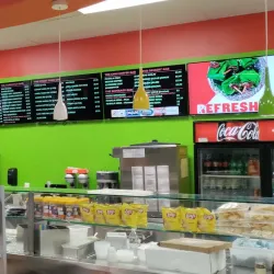 Oak Tree Road Shopping District - Woodbridge