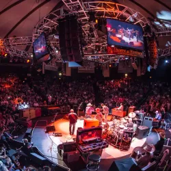 Westbury Music Fair (Theatre at Westbury) - Westbury