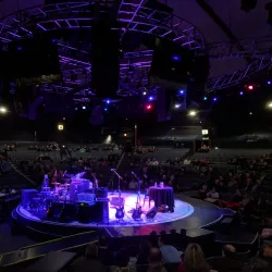 Westbury Music Fair (Theatre at Westbury) - Westbury