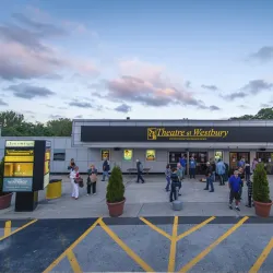 Westbury Music Fair (Theatre at Westbury) - Westbury