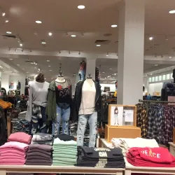 Cross County Shopping Center - Yonkers