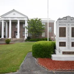 Pamlico County Courthouse - Washington