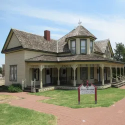 Cherokee Strip Regional Heritage Center - Enid