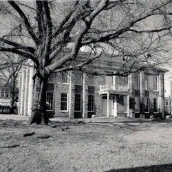 Creek Council House Museum - Muskogee