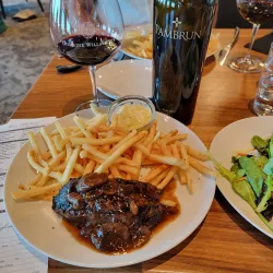 Wine Tasting in Willamette Valley - McMinnville