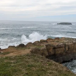 Devil's Punchbowl State Natural Area - Newport