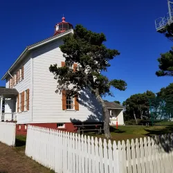 Yaquina Bay Lighthouse - Newport