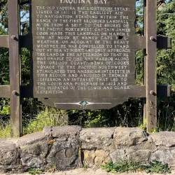 Yaquina Bay Lighthouse - Newport
