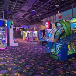 Splash Lagoon Indoor Water Park Resort - Erie