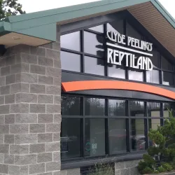 Clyde Peeling's Reptiland - Williamsport