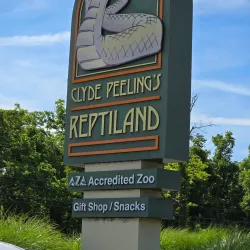 Clyde Peeling's Reptiland - Williamsport