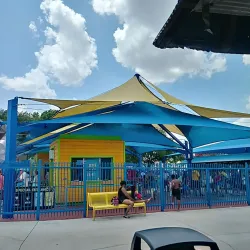 Hurricane Harbor Arlington - Arlington