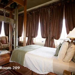 Ant Street Inn - Brenham