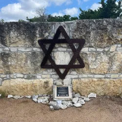 The Coming King Sculpture Prayer Garden - Kerrville