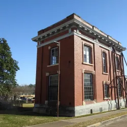 Polk County Courthouse - Livingston
