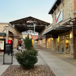 Round Rock Premium Outlets - Round Rock