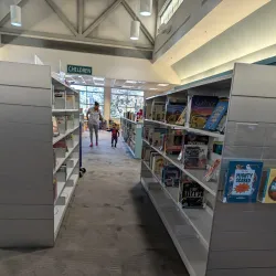 Chantilly Regional Library - Chantilly