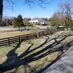 The Black Horse Tavern & Inn - Warrenton