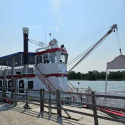 La Crosse Queen Riverboat - La Crosse