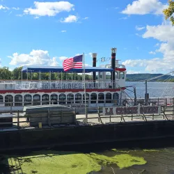 La Crosse Queen Riverboat - La Crosse