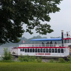 La Crosse Queen Riverboat - La Crosse