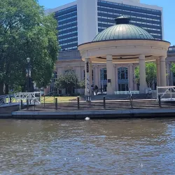 Milwaukee Riverwalk - Milwaukee