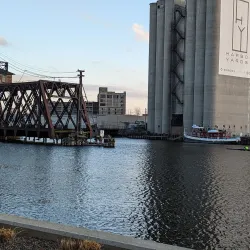 Milwaukee Riverwalk - Milwaukee