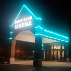Saxon Drive-In Theatre - West Bend