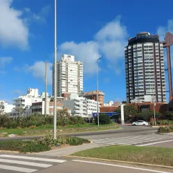 La Mano (The Hand) - Punta del Este