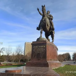 Amir Temur Square - Yangiyul