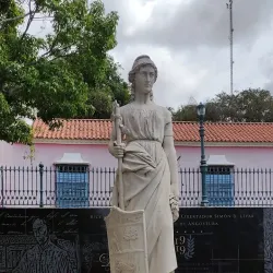 Plaza Bolívar - Ciudad Bolivar