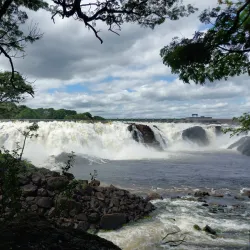 Llovizna Waterfall - Ciudad Guayana