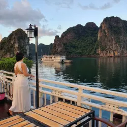 Bai Tu Long Bay - Ba Long Bay (Hạ Long Bay)