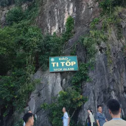 Luon Cave - Ba Long Bay (Hạ Long Bay)