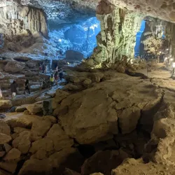 Luon Cave - Ba Long Bay (Hạ Long Bay)