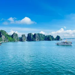 Luon Cave - Ba Long Bay (Hạ Long Bay)