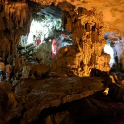 Sung Sot Cave (Surprise Cave) - Ba Long Bay (Hạ Long Bay)