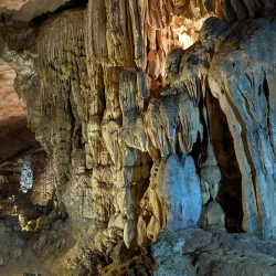Sung Sot Cave (Surprise Cave) - Ba Long Bay (Hạ Long Bay)