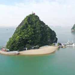 Ti Top Island - Ba Long Bay (Hạ Long Bay)