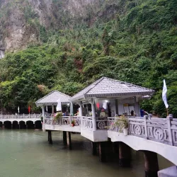 Dau Go Cave (Wooden Stakes Cave) - Cam Pha