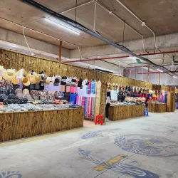 Ha Long Night Market - Cam Pha