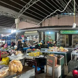 Dong Hoi Market - Dong Hoi