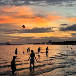 Bai Chay Beach - Hong Gai